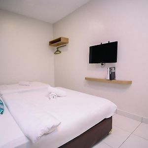 Bilik standard bertiga